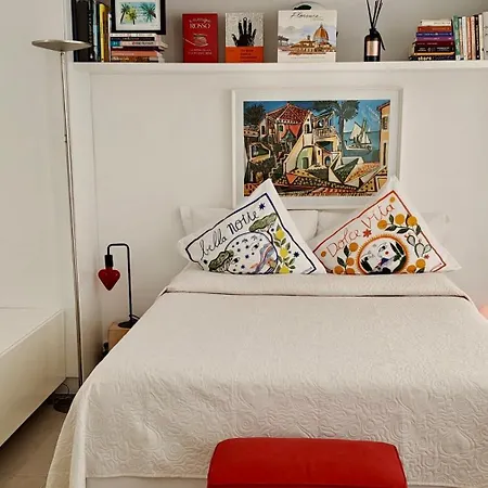 Cosy Studio, Terrace And Free Parking Next To The Apartment *